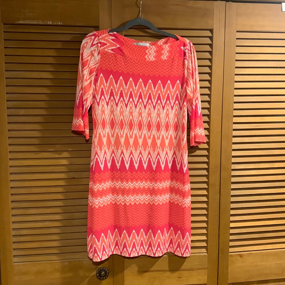 💥Fun Donna Morgan Boatneck 3/4 Sleeve Vibrant Coral Pink Chevron Diamond Dress